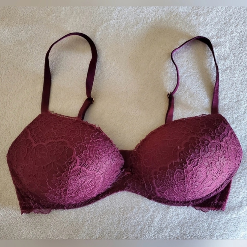 Victoria’s Secret  Plum Lace Push-Up Bra with Adjustable Straps Size 38D NWT